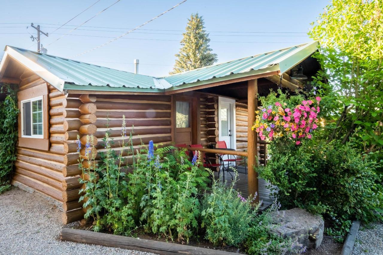 Log Cabin Motel Pinedale Exterior foto